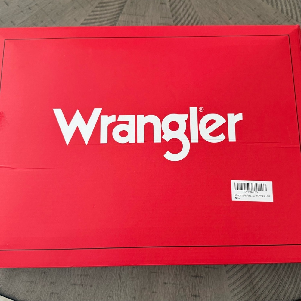 Wrangler Red Large Multi-Use Backpack or Baby Travel Bag *Brand NEW in Box* - Picture 7 of 7